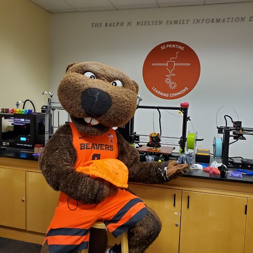 Benny the Beaver at the 3D printers.